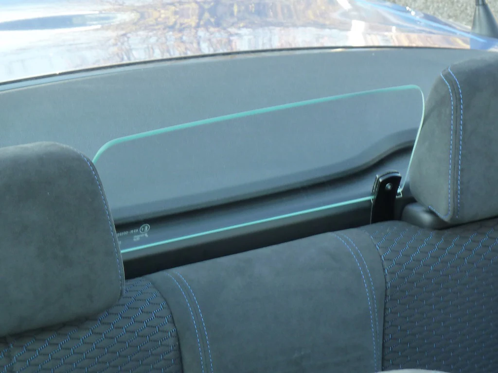 BMW 2 Series Cabriolet F23 UR-Windschott Clear Glass Wind Breaker / Deflector - Image 3