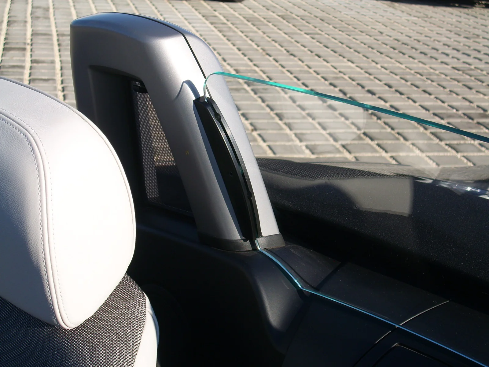 BMW Z4 E85 UR-Windschott Clear Glass Wind Breaker / Deflector - Image 3