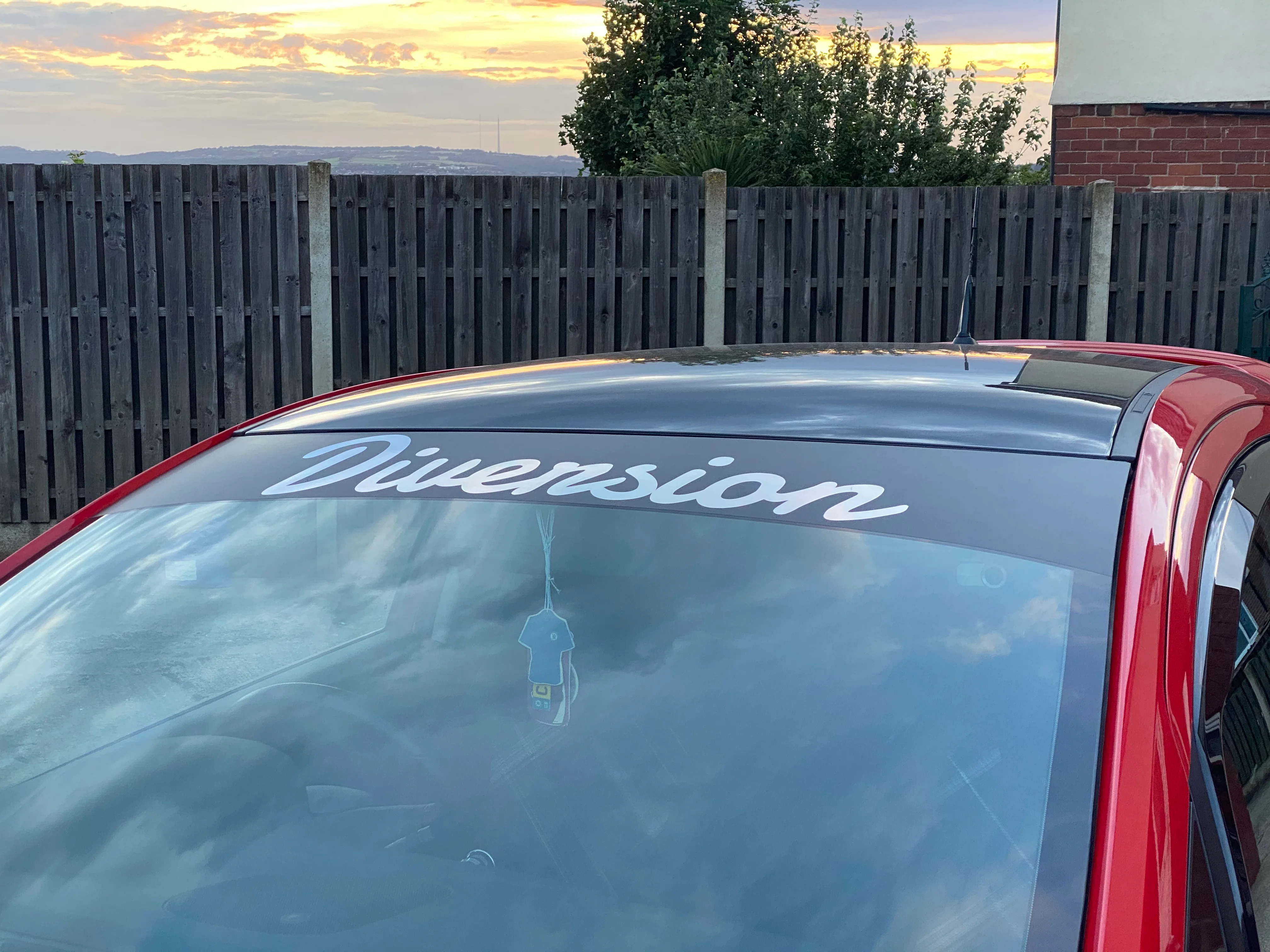 DIVERSION Italic Sun Strip / Window Banner (OIL SLICK/MULTICOLOURED) - Image 3