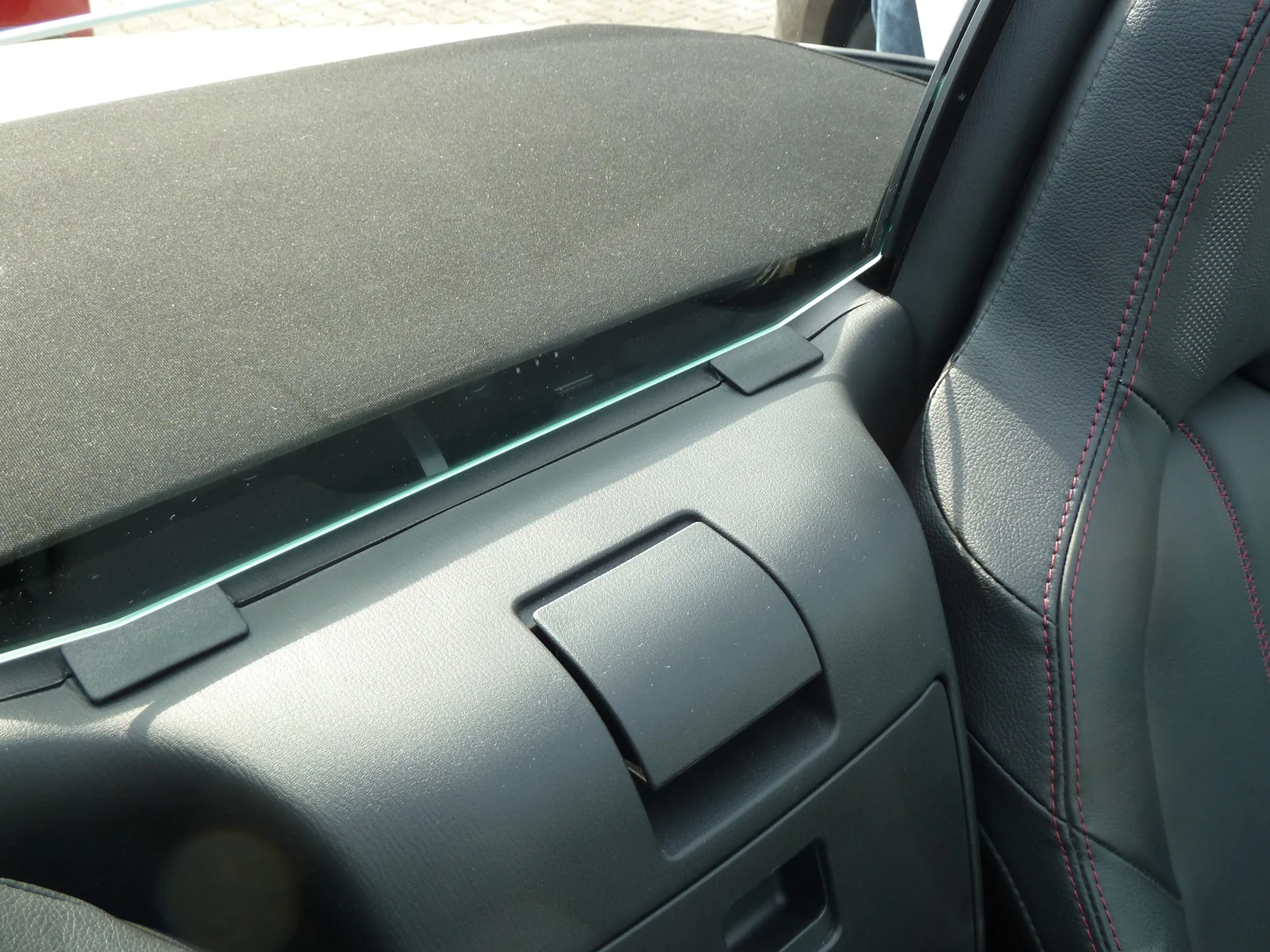 FIAT 124 Spyder UR-Windschott Clear Glass Wind Breaker / Deflector - Image 3