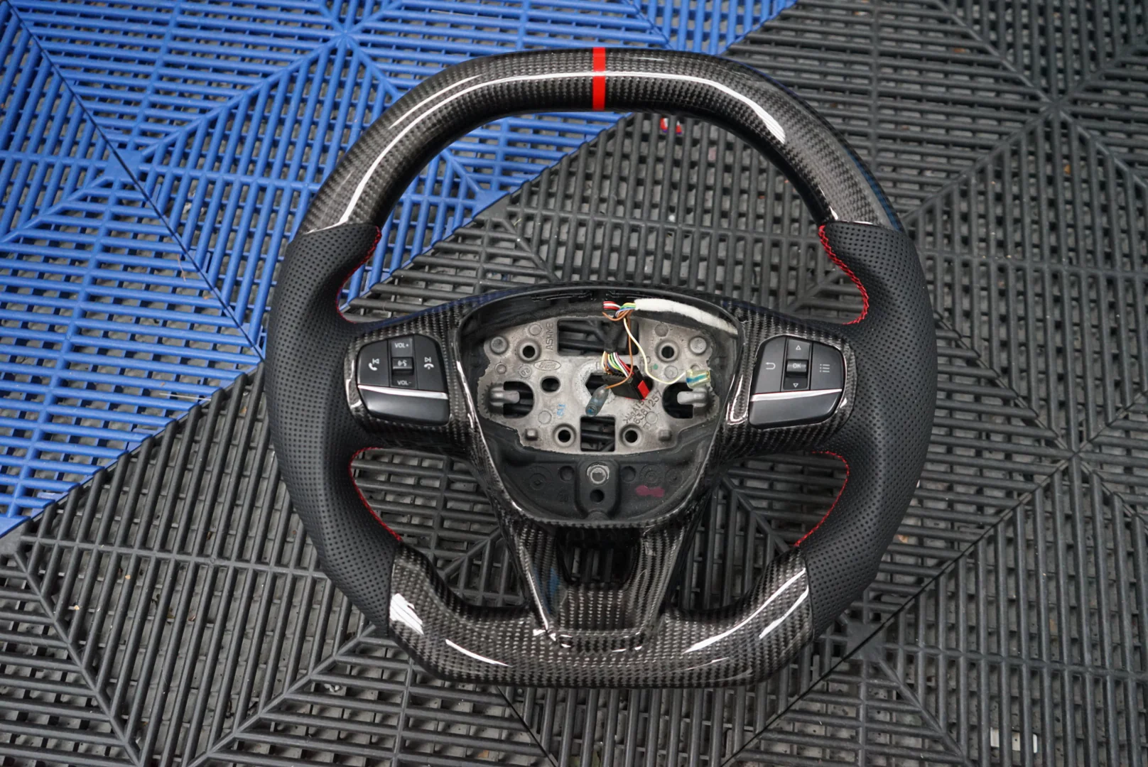 SEND IN YOUR OWN - Custom Carbon Fibre Steering Wheel Service (ANY MAKE / MODEL) - Image 15