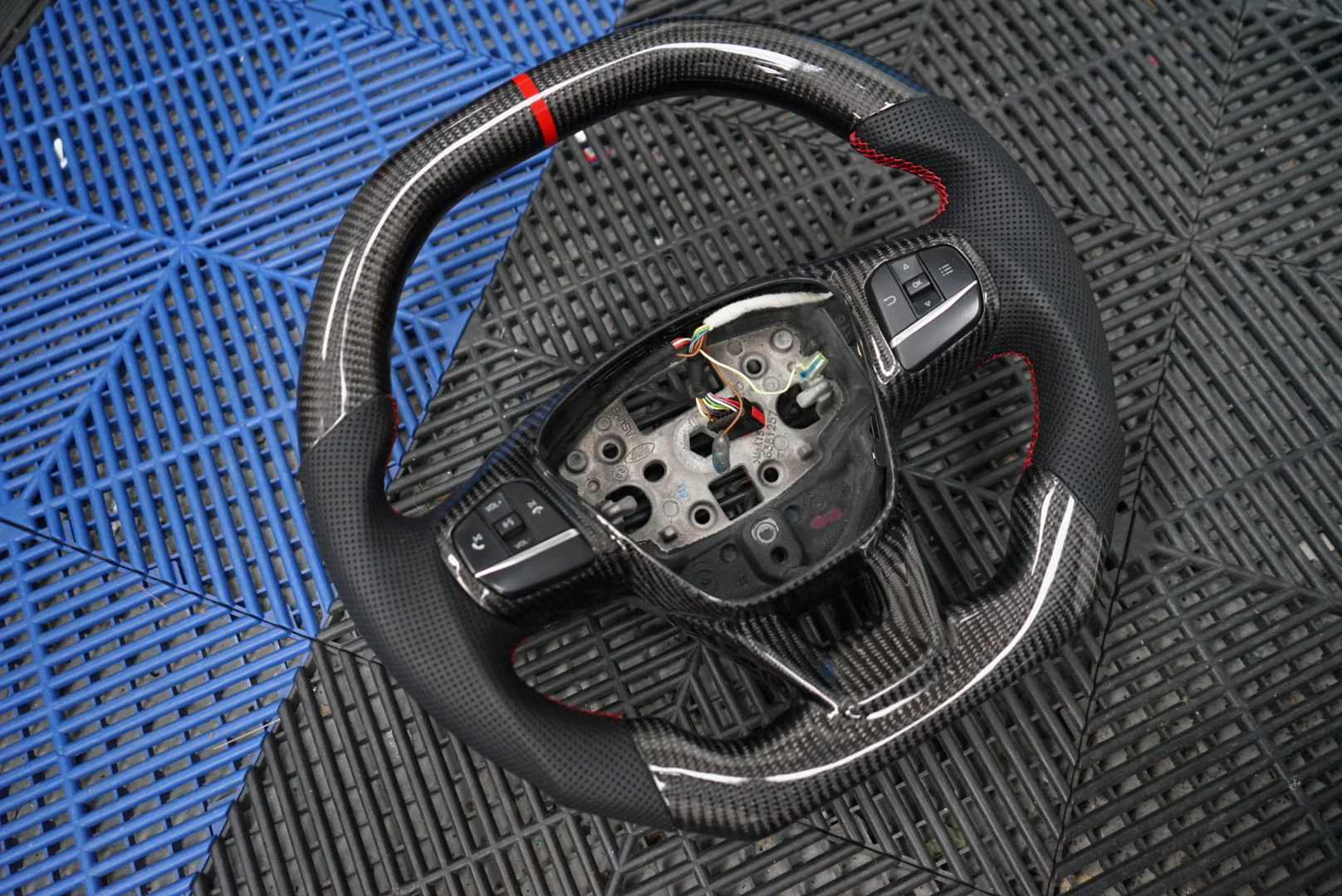 SEND IN YOUR OWN - Custom Carbon Fibre Steering Wheel Service (ANY MAKE / MODEL) - Image 16