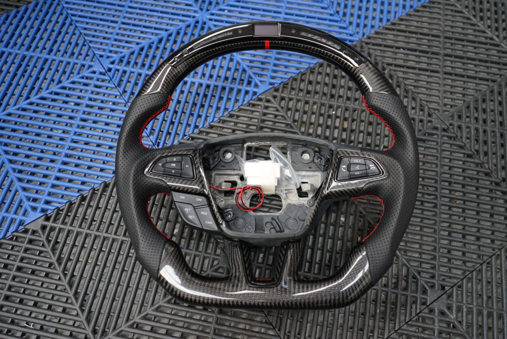 SEND IN YOUR OWN - Custom Carbon Fibre Steering Wheel Service (ANY MAKE / MODEL) - Image 17